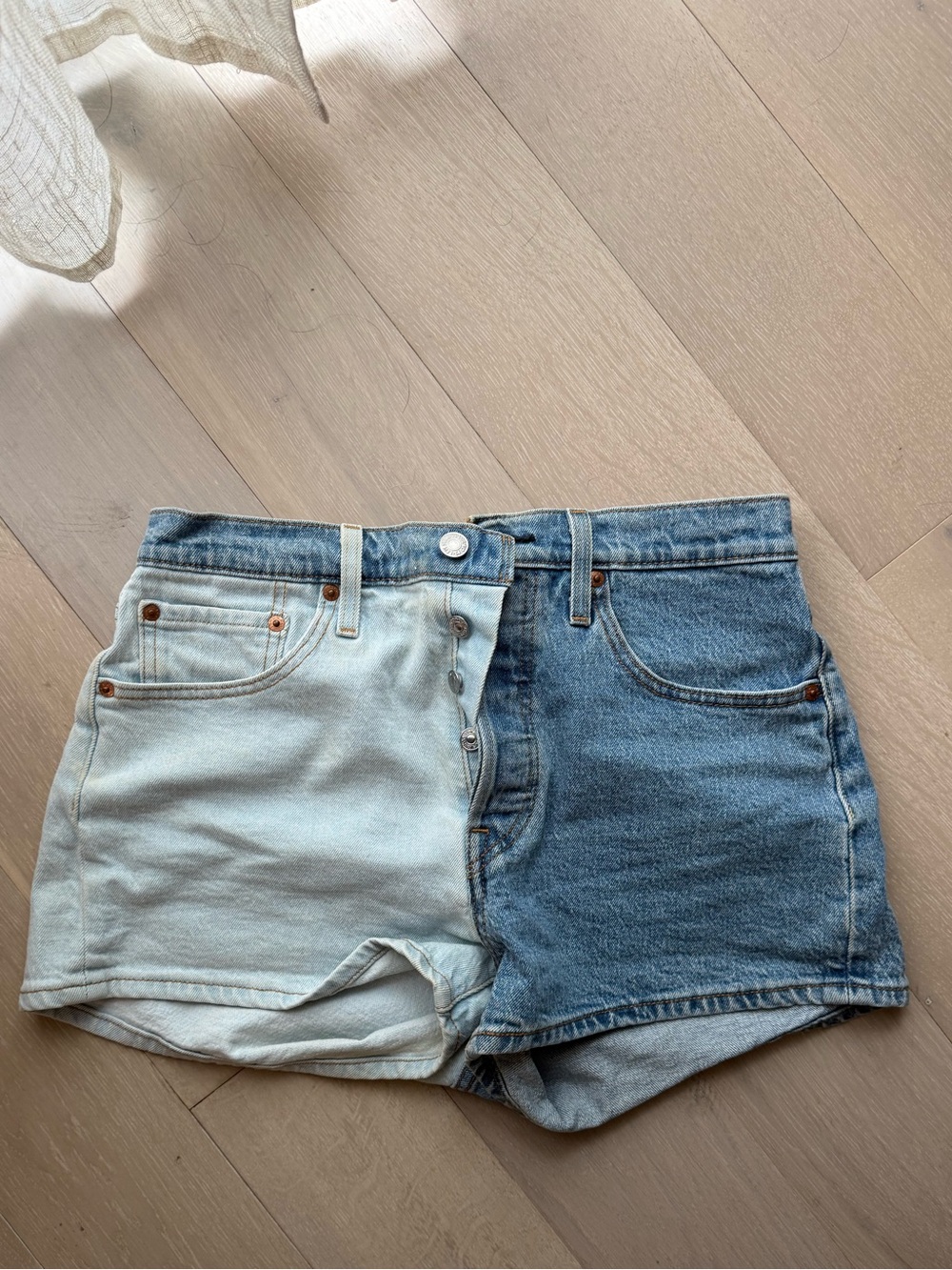 Two-Tone Denim LEVIS 501 Women’s Shorts - Light Blue & Dark Blue